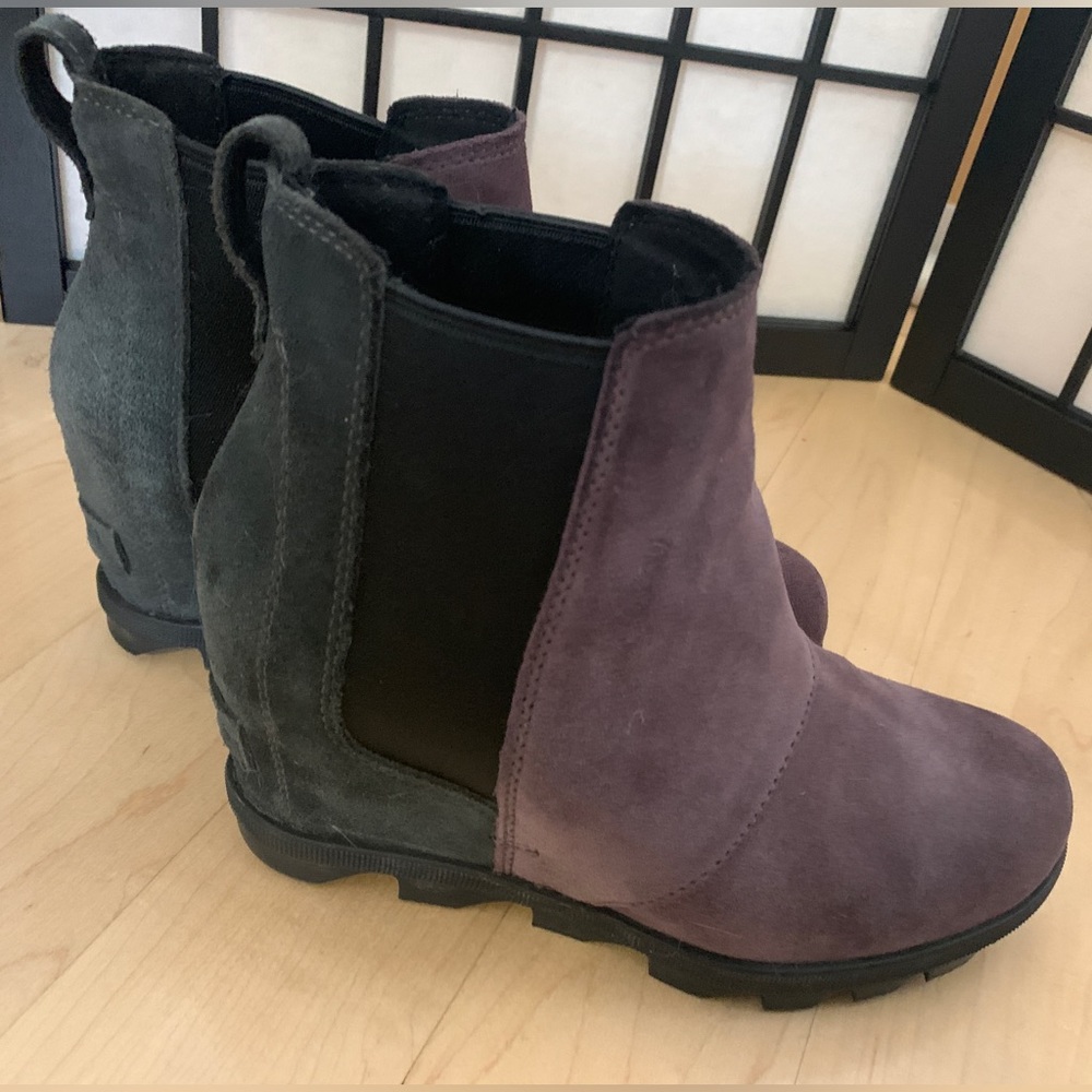 Sorel wedge botties in grey/purple suede, size 6